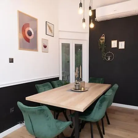 Kuca Za Odmor Lyra * Скрадин